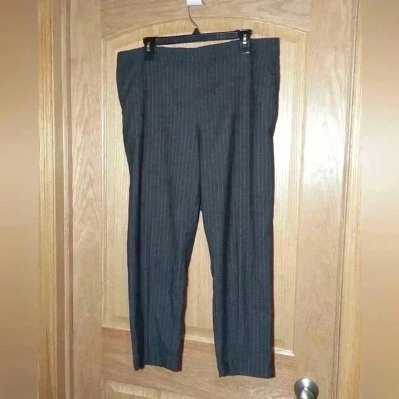 Old Navy women's gray pinstripe pants size 16 - Picture 1 of 6